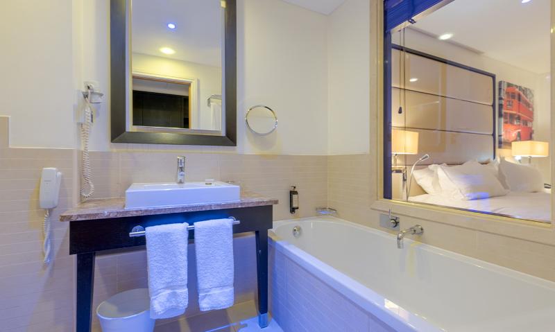 Pestana Chelsea Bridge Hotel & Spa image