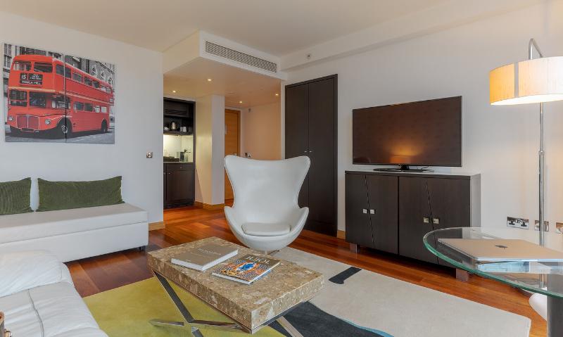 Pestana Chelsea Bridge Hotel & Spa image