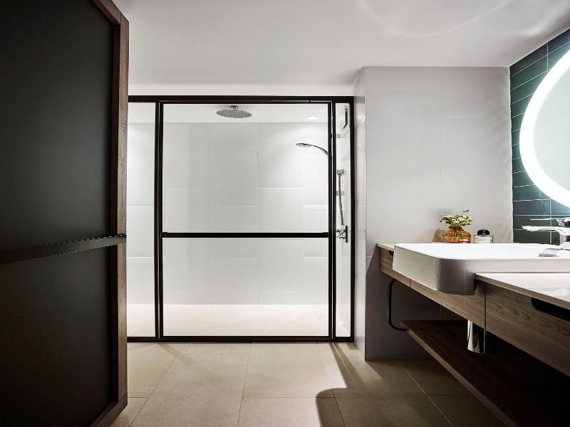 Novotel Sydney Darling Square image