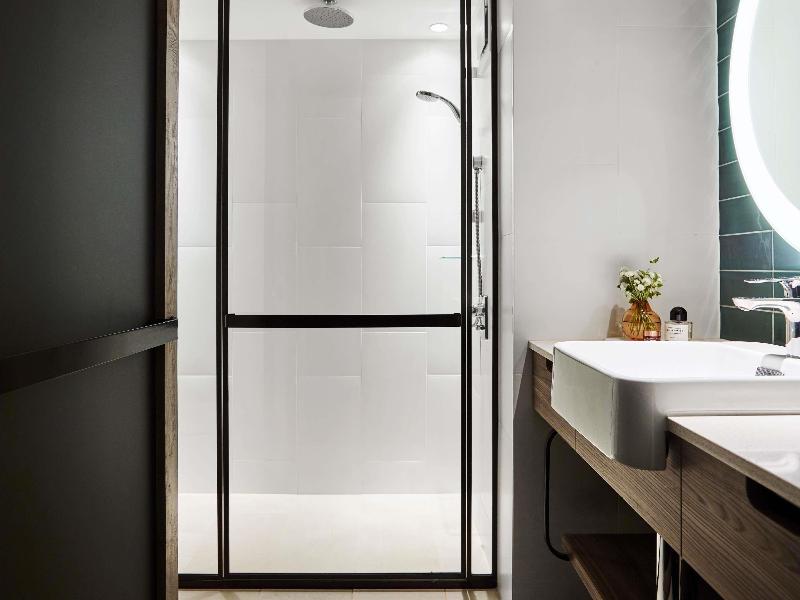 Novotel Sydney Darling Square image