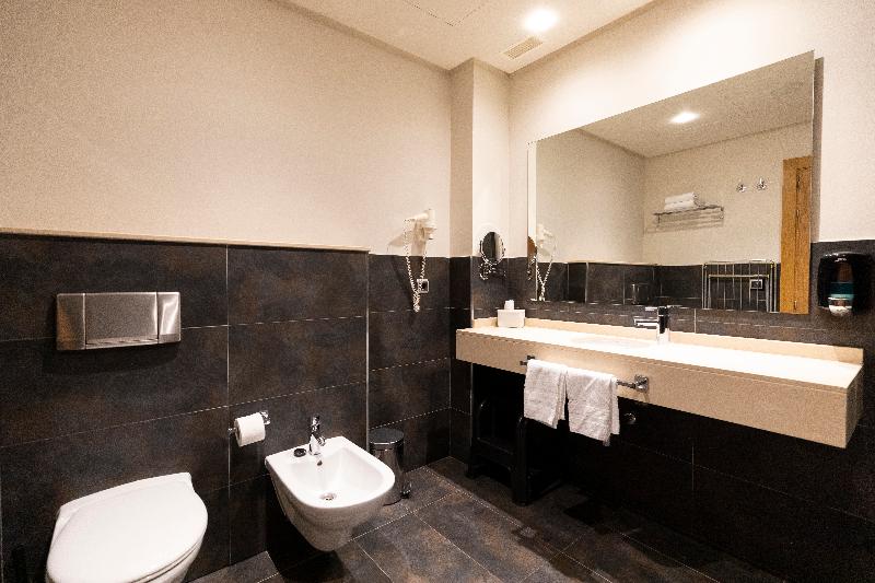 Maritimo Ris Apartamentos image