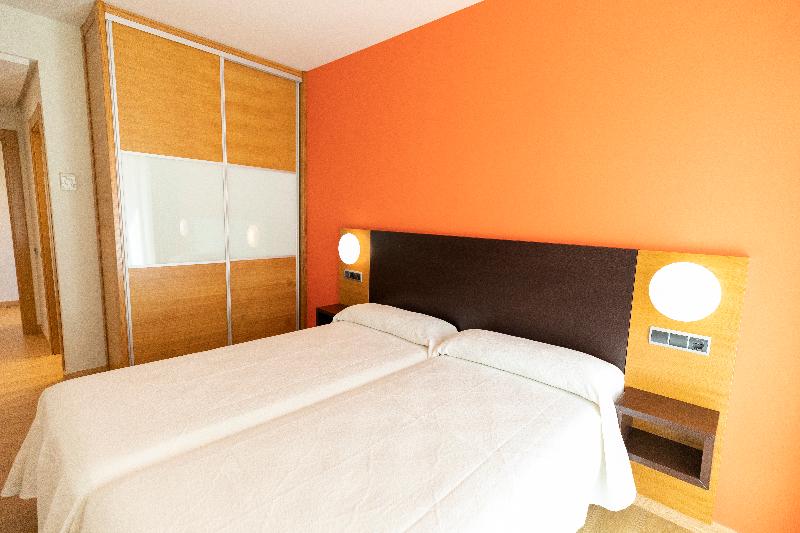 Maritimo Ris Apartamentos image