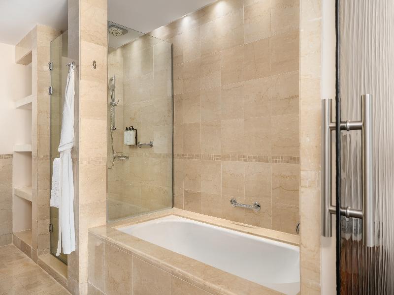 Grand Hyatt Doha Hotel & Villas image