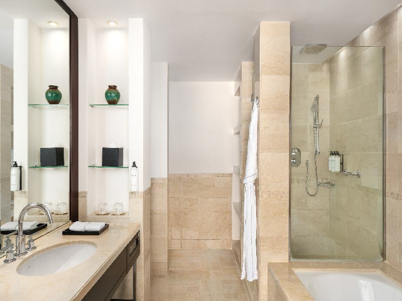 Grand Hyatt Doha Hotel & Villas image