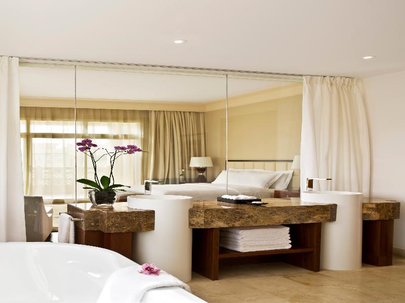 Grand Hyatt Doha Hotel & Villas image