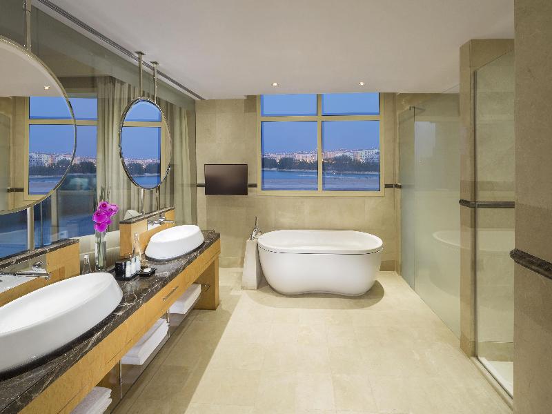 Grand Hyatt Doha Hotel & Villas image