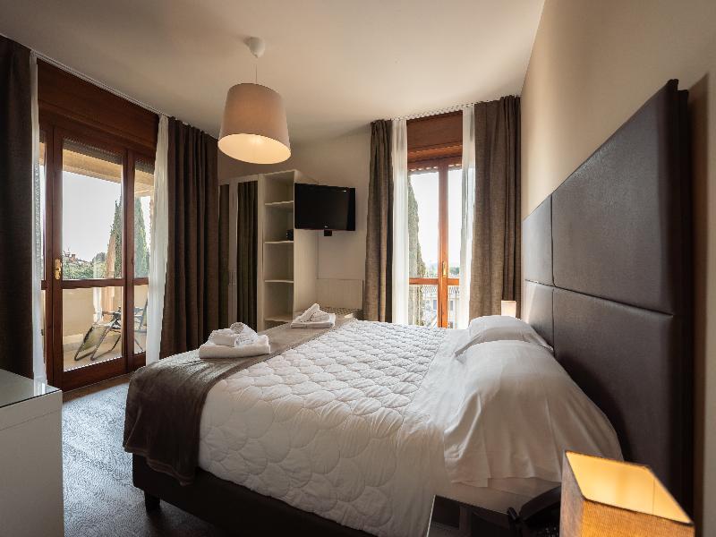 Hotel Gardenia Sirmione image