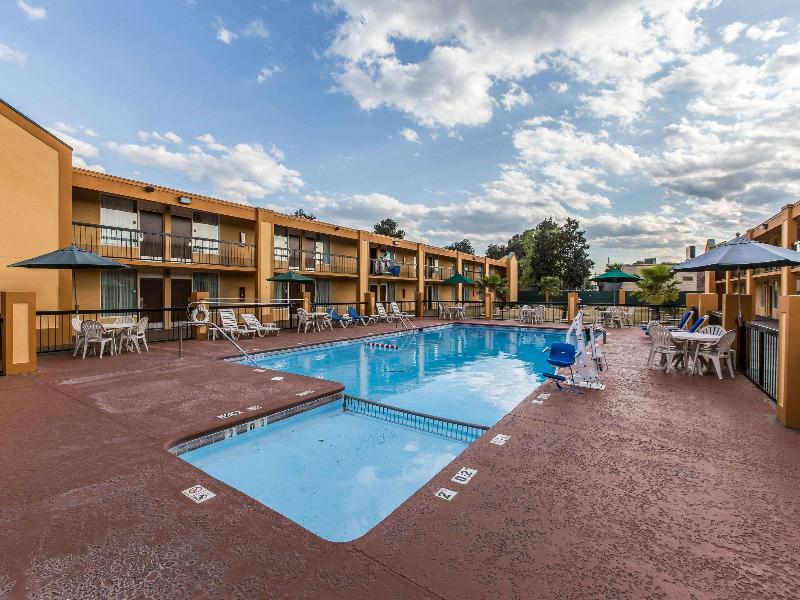 Quality Inn Savannah Midtown image