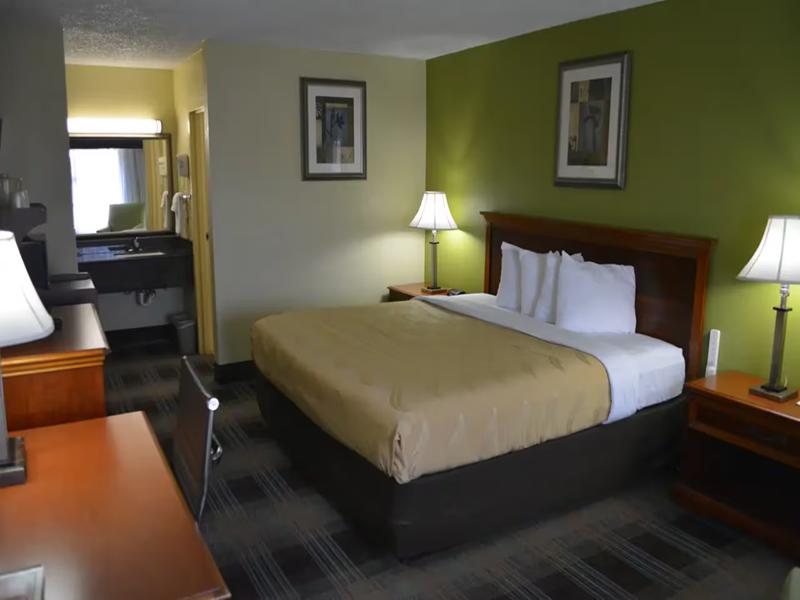 Quality Inn Savannah Midtown image