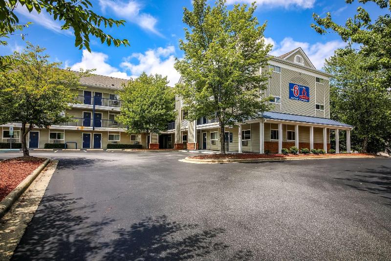 Motel 6 Greensboro, NC - I-40 image