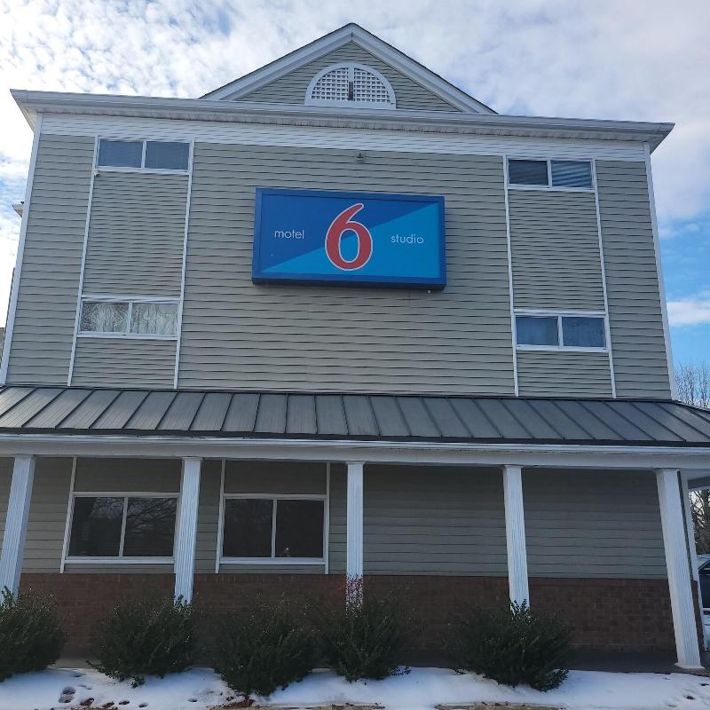 Motel 6 Greensboro, NC - I-40 image