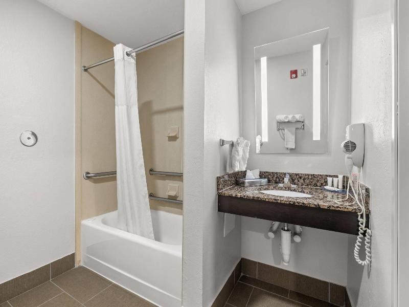 Sleep Inn & Suites Lakeland I-4 image