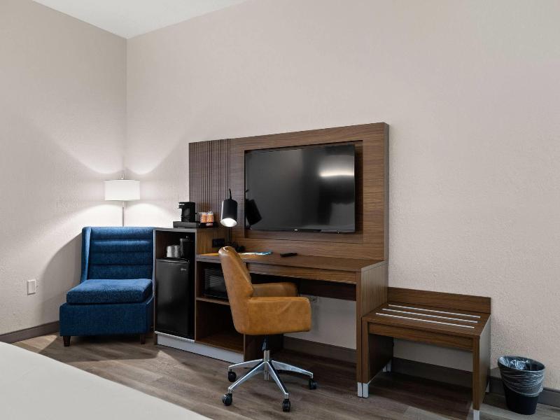 Sleep Inn & Suites Lakeland I-4 image