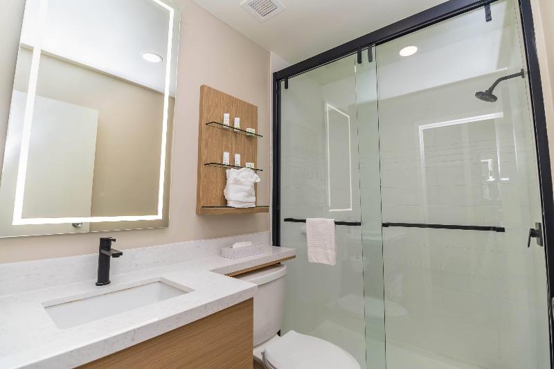 Ramada by Wyndham Davenport Orlando South image