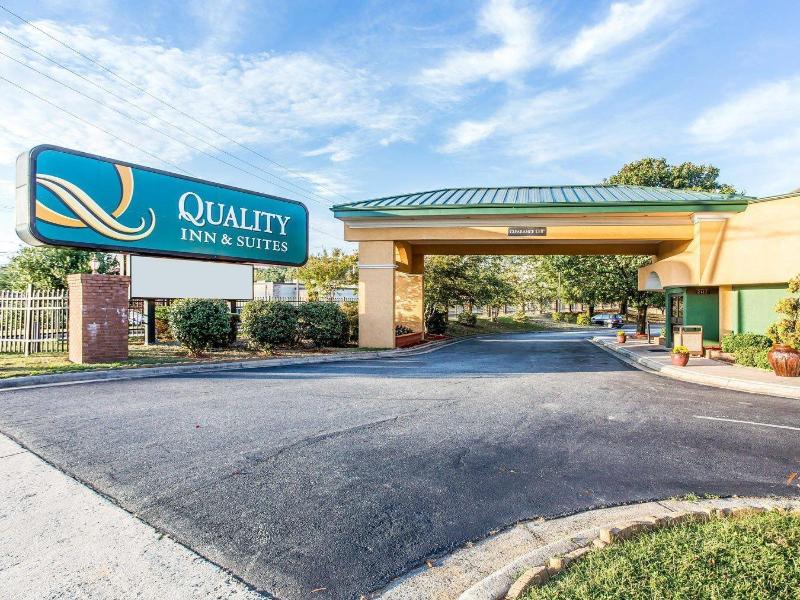 Quality Inn & Suites Coliseum image