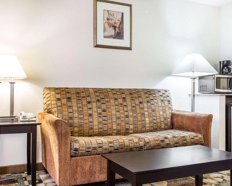 Quality Inn & Suites Coliseum image