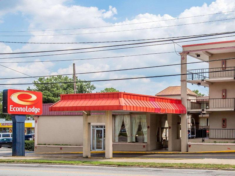 Econo Lodge Atlanta Virginia Avenue image