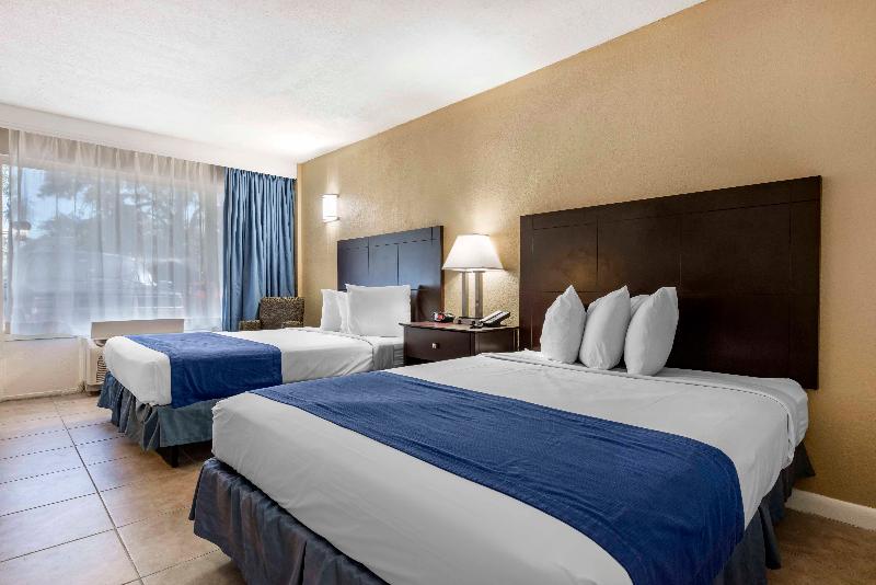 Rodeway Inn AND Suites FLL Airport - Cruise Port