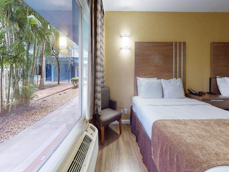 Rodeway Inn and Suites FLL Airport - Cruise Port image