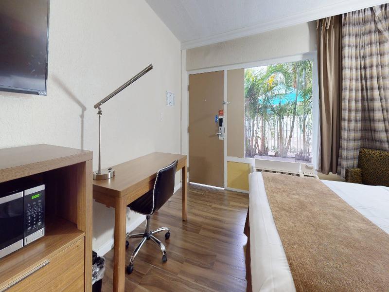 Rodeway Inn and Suites FLL Airport - Cruise Port image