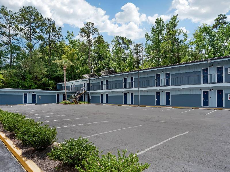 Econo Lodge Tallahassee Downtown - University image