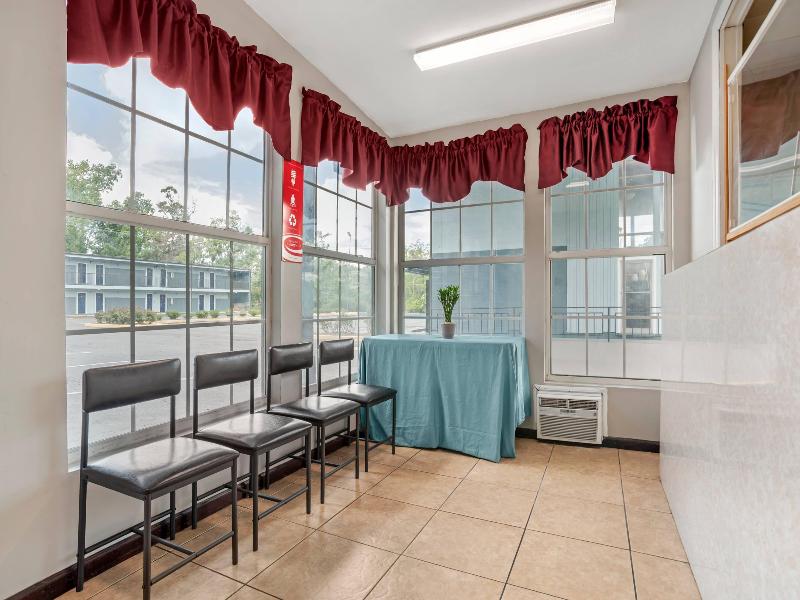 Econo Lodge Tallahassee Downtown - University image