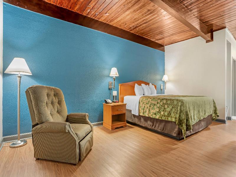 Econo Lodge Tallahassee Downtown - University image