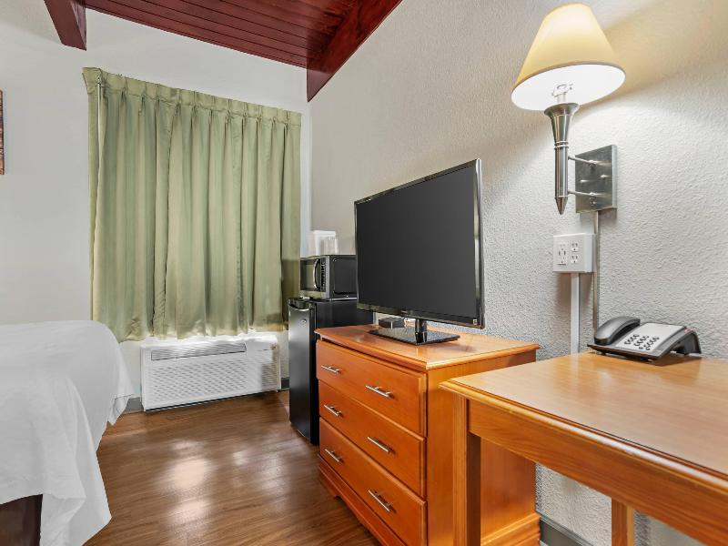 Econo Lodge Tallahassee Downtown - University image