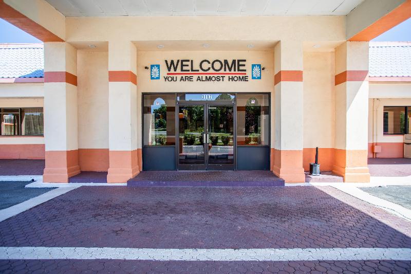 Oyo Hotel Greensboro East I 40 image