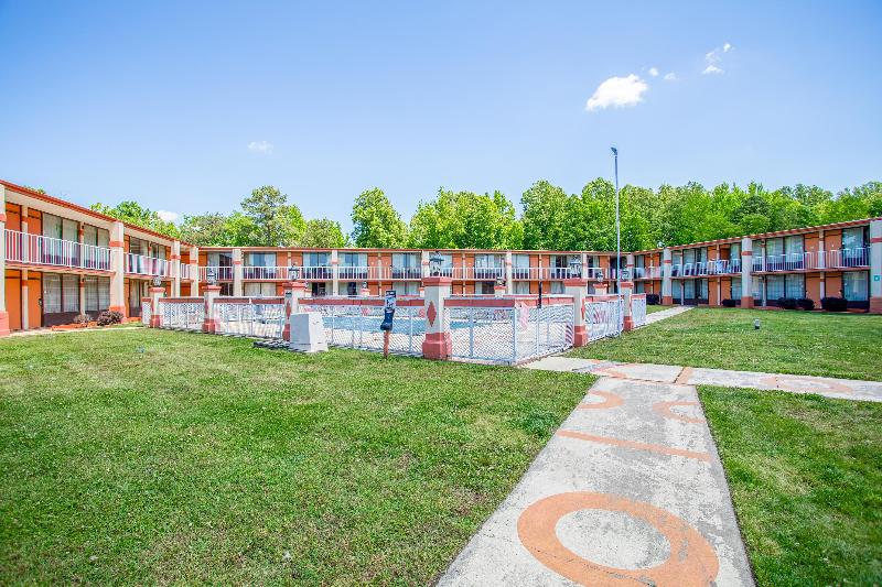 Oyo Hotel Greensboro East I 40 image