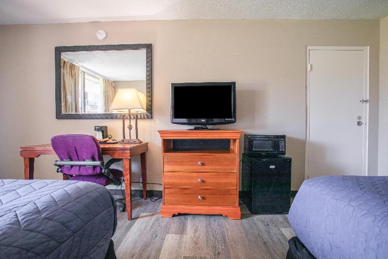 Oyo Hotel Greensboro East I 40 image