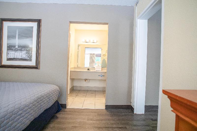 Oyo Hotel Greensboro East I 40 image