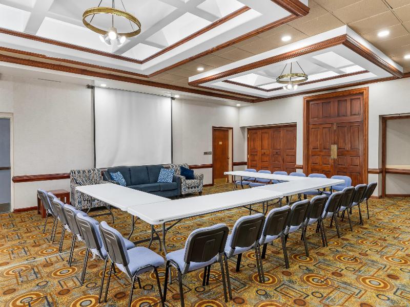 Quality Inn & Suites East Independence Area