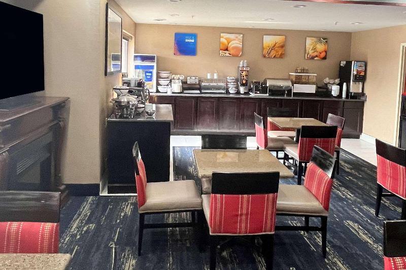 Comfort Inn & Suites Jackson Area image