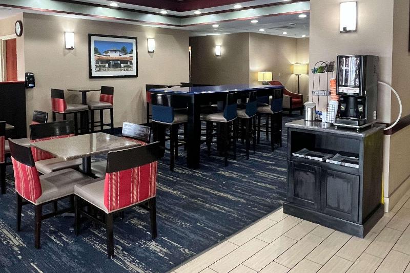 Comfort Inn & Suites Jackson Area image