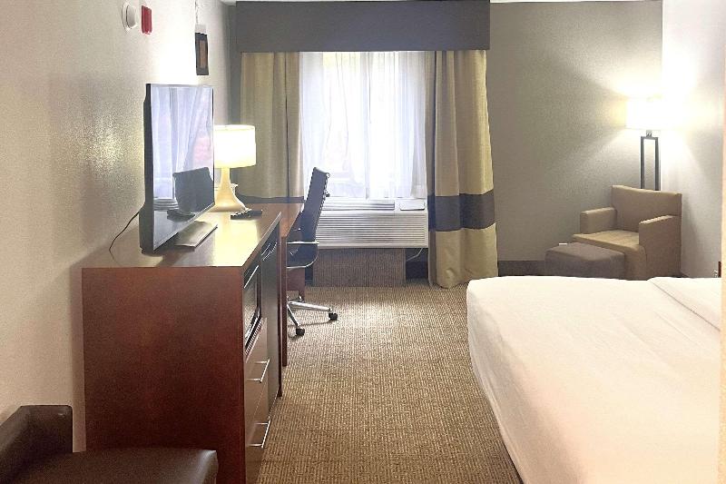 Comfort Inn & Suites Jackson Area image