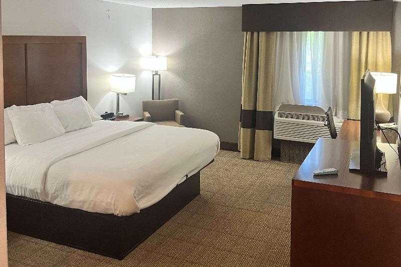 Comfort Inn & Suites Jackson Area image