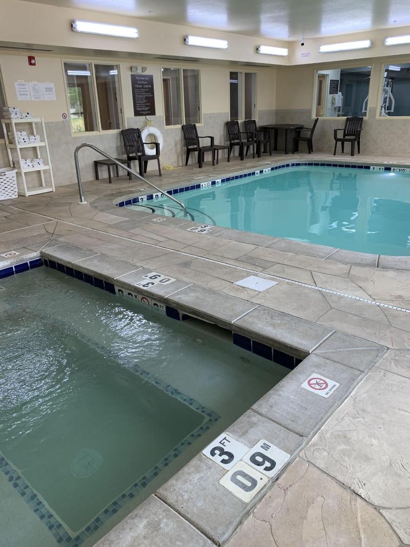 Sleep Inn & Suites Davenport Area image