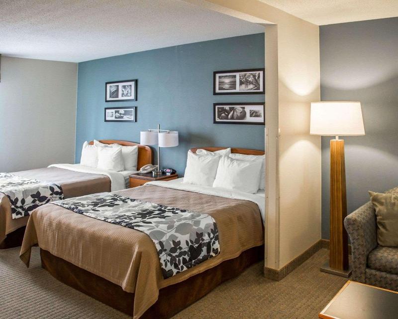 Sleep Inn & Suites Davenport Area image