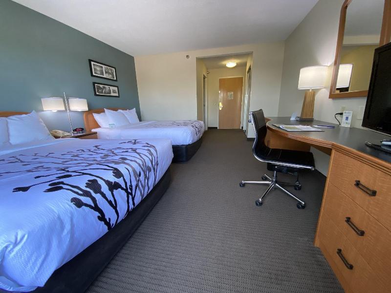 Sleep Inn & Suites Davenport Area image