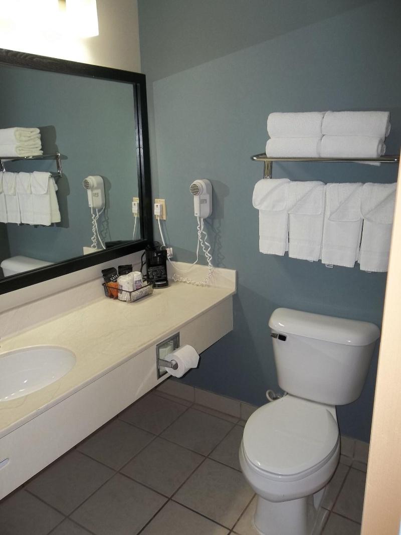Sleep Inn & Suites Davenport Area image