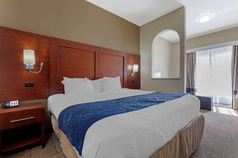 Comfort Suites Gainesville image
