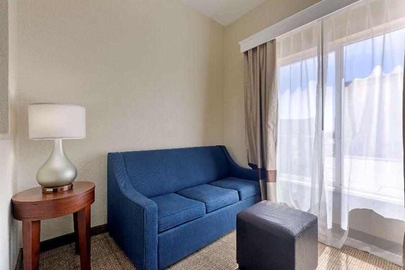 Comfort Suites Gainesville image