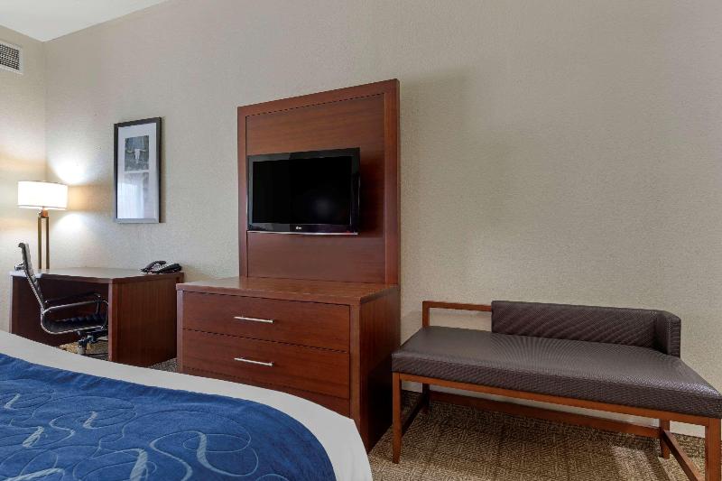 Comfort Suites Gainesville image