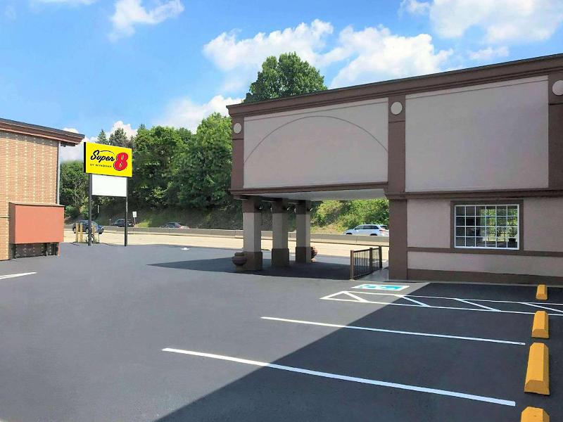 Super 8 by Wyndham Greensburg/Latrobe