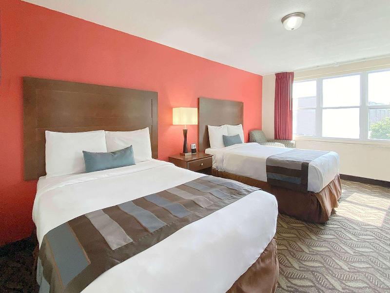 Super 8 By Wyndham Greensburg/Latrobe image