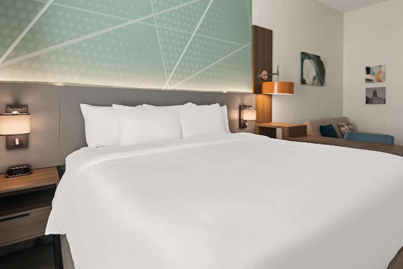 Comfort Suites Granbury Area image