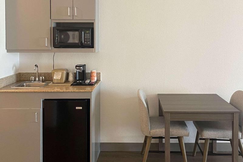 Comfort Suites Granbury Area image