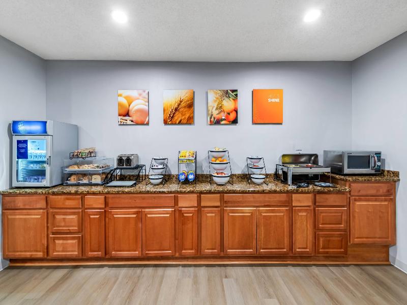 Comfort Inn Rhinelander Area image