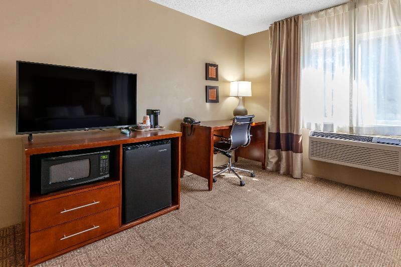 Comfort Inn Rhinelander Area image